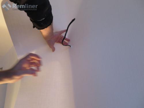 Как клеить обои в сложных местах. Технологии поклейки