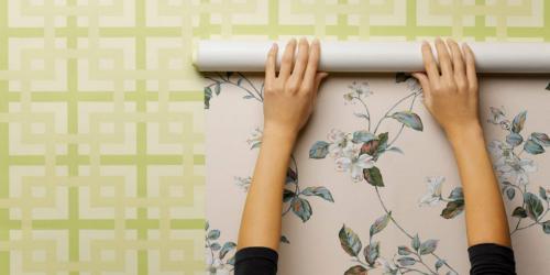 Можно ли поклеить новые обои на старые. Можно ли клеить обои поверх обоев