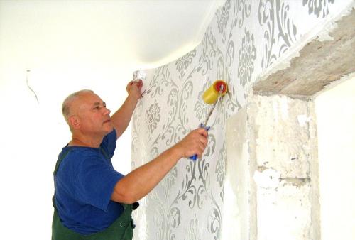 Можно ли клеить флизелиновые обои на водоэмульсионную краску. Подготовительный процесс