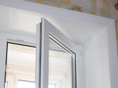 Как установить уголки для откосов пластиковых окон. Пластиковые, деревянные или из МДФ –, какие выбрать? 03