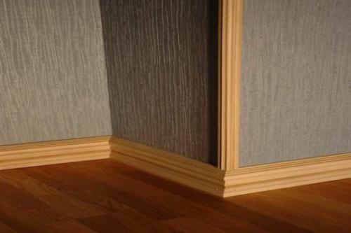 Как защитить обои на внешних углах. Уголки для защиты углов стен: варианты подбора