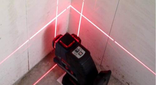 Как правильно клеить обои в углах с рисунком. Инструменты для качественной отделки