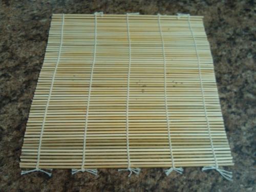 Лайфхаки из палочек для суши. Для любителей роллов: 7 идей, куда деть японские палочки для еды после их использования