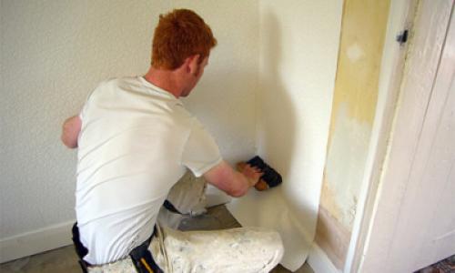 Как клеить обои с рисунком в углу. Инструменты для качественной отделки 12