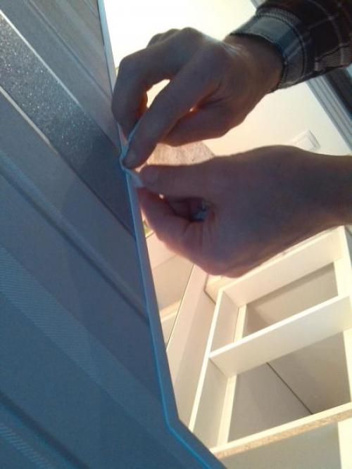 Как приклеить пластиковый уголок на внутренний угол. Приклеивание уголка из пластика