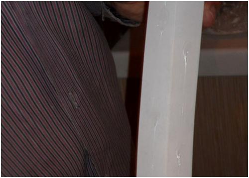 Пластиковый уголок и акриловый монтажный клей. Виды клеевых составов