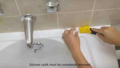 Герметик для плинтуса в ванной. Лента