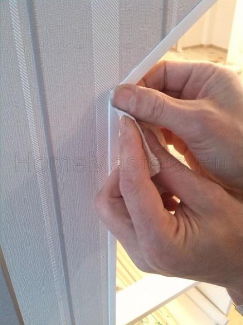 Как приклеить пластиковый уголок на внутренний угол. Приклеивание уголка из пластика