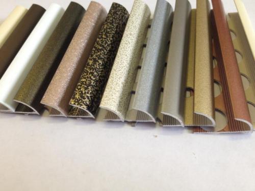 Алюминиевые или пластиковые уголки для керамической плитки. Уголки для плитки (бордюры): 200 фото-идей оформления в ванной и на кухне наружным или внутренним профилем при укладке плитки