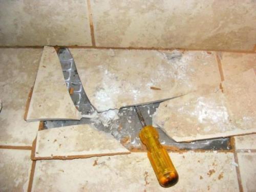 Можно ли на старый кафель положить новый. Можно ли оставлять старое покрытие?